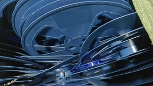 出售PS电子载带、电子圆盘料，月供20吨