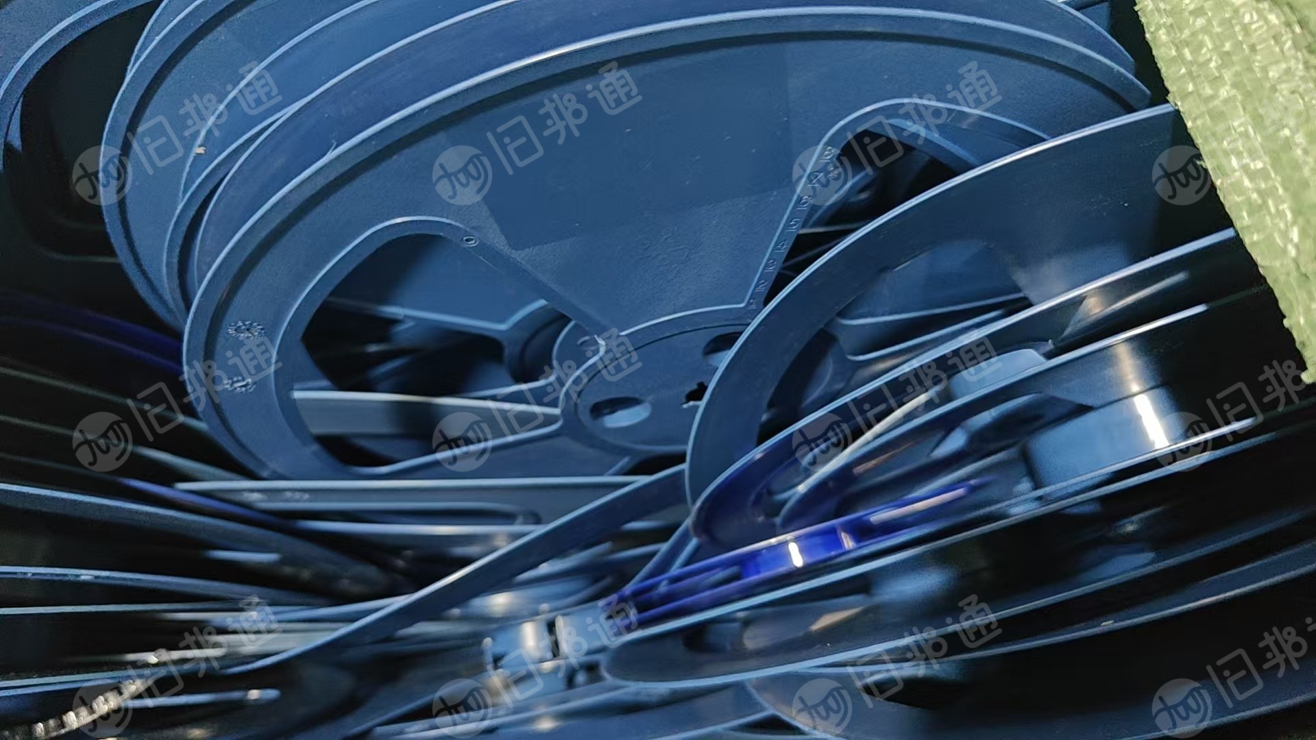 出售PS电子载带、电子圆盘料,月供20吨