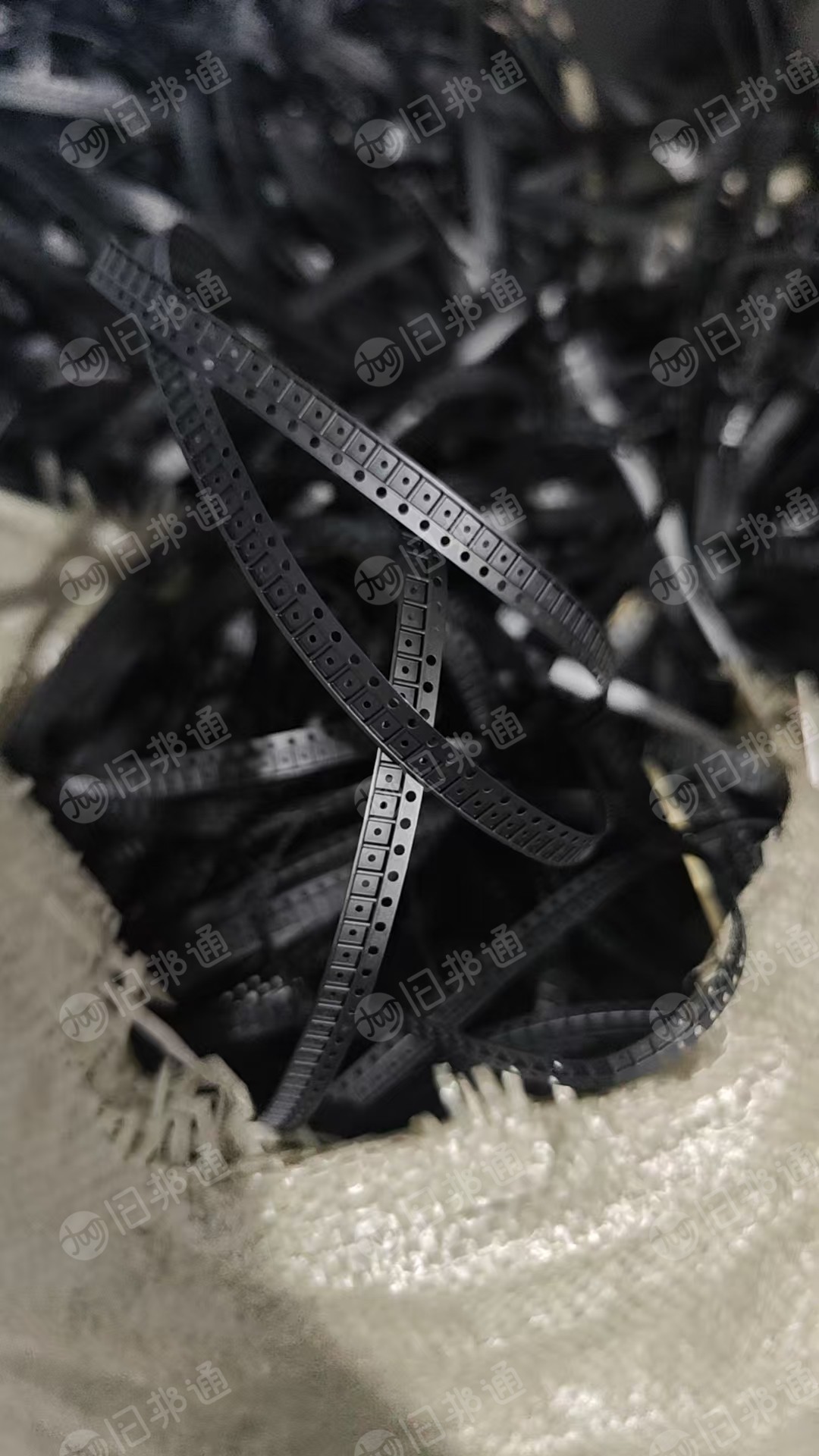 出售PS电子载带、电子圆盘料，月供20吨