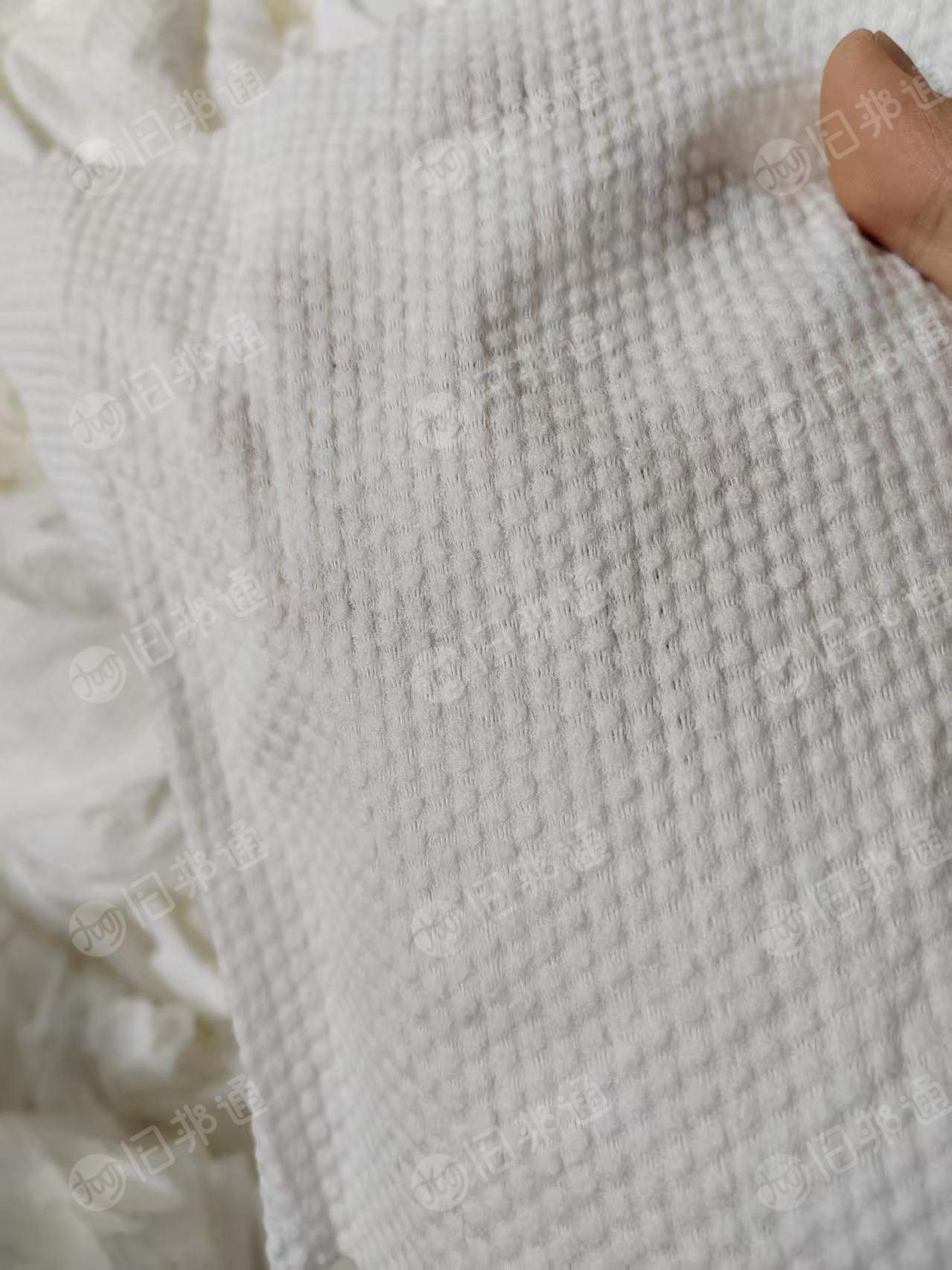 长期出售纯粘胶湿巾水刺无纺布，粘胶水刺无纺布，不含水，现货30吨