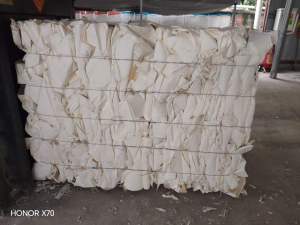 出售白色浆板包皮压块，长期有货