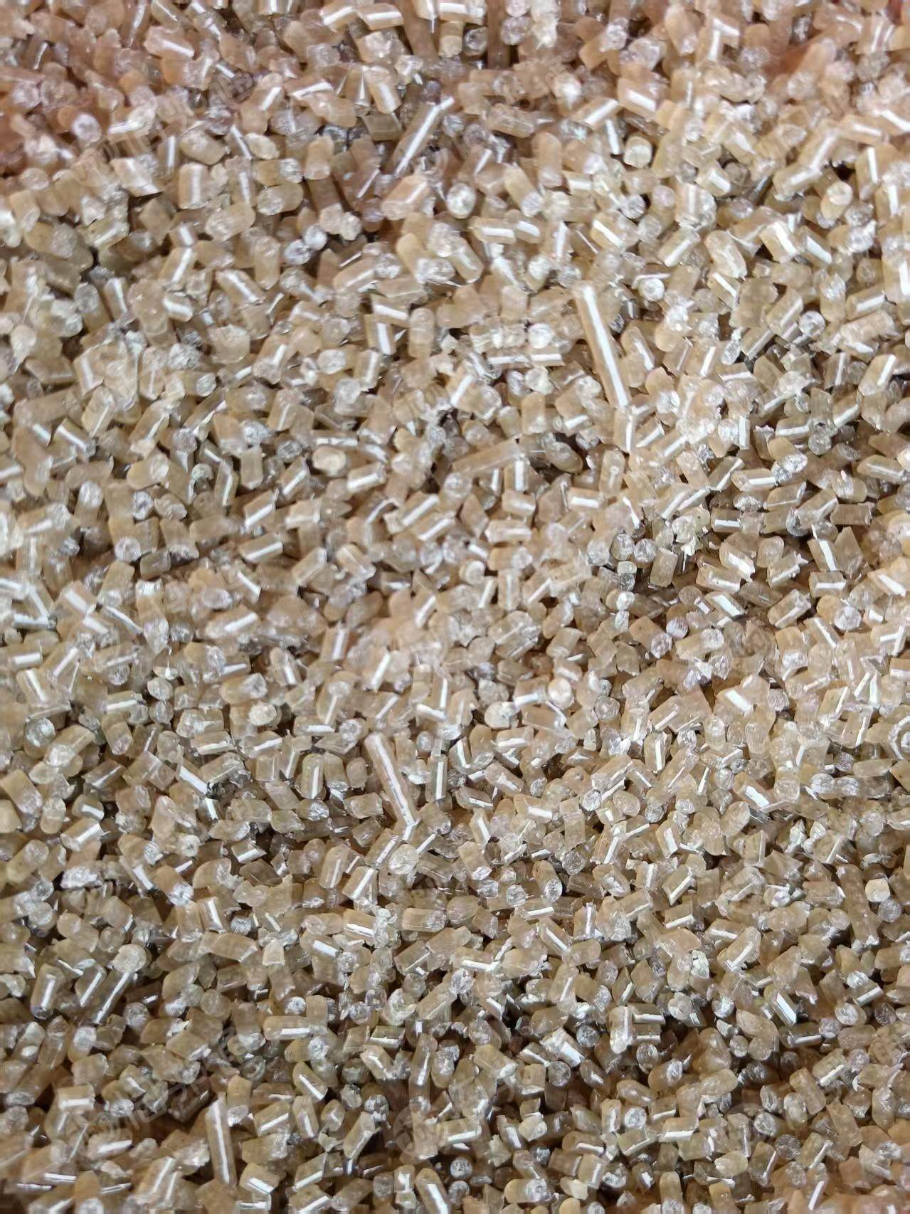 出售EPS颗粒，茶色颗粒，自动排渣的，价格4000+