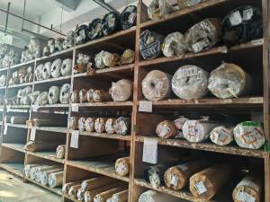 厂家处理库存人造革1万多米，火贴量8000米