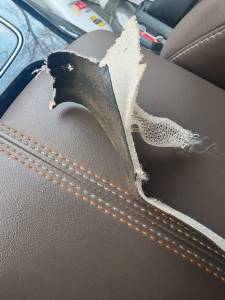 长期出售做汽车座椅下来的pvc海绵革，海绵革边角料，月供200吨