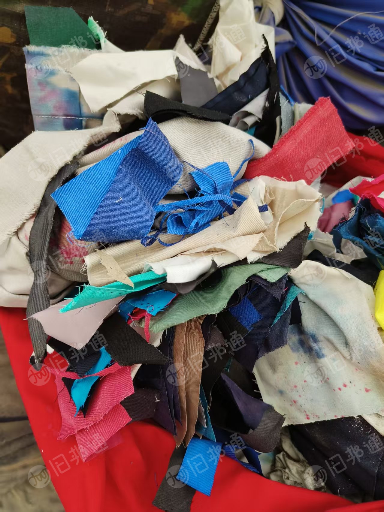 长期出售纯棉废布,纯棉梭织布,有大块的也有小块的,现货五六十吨