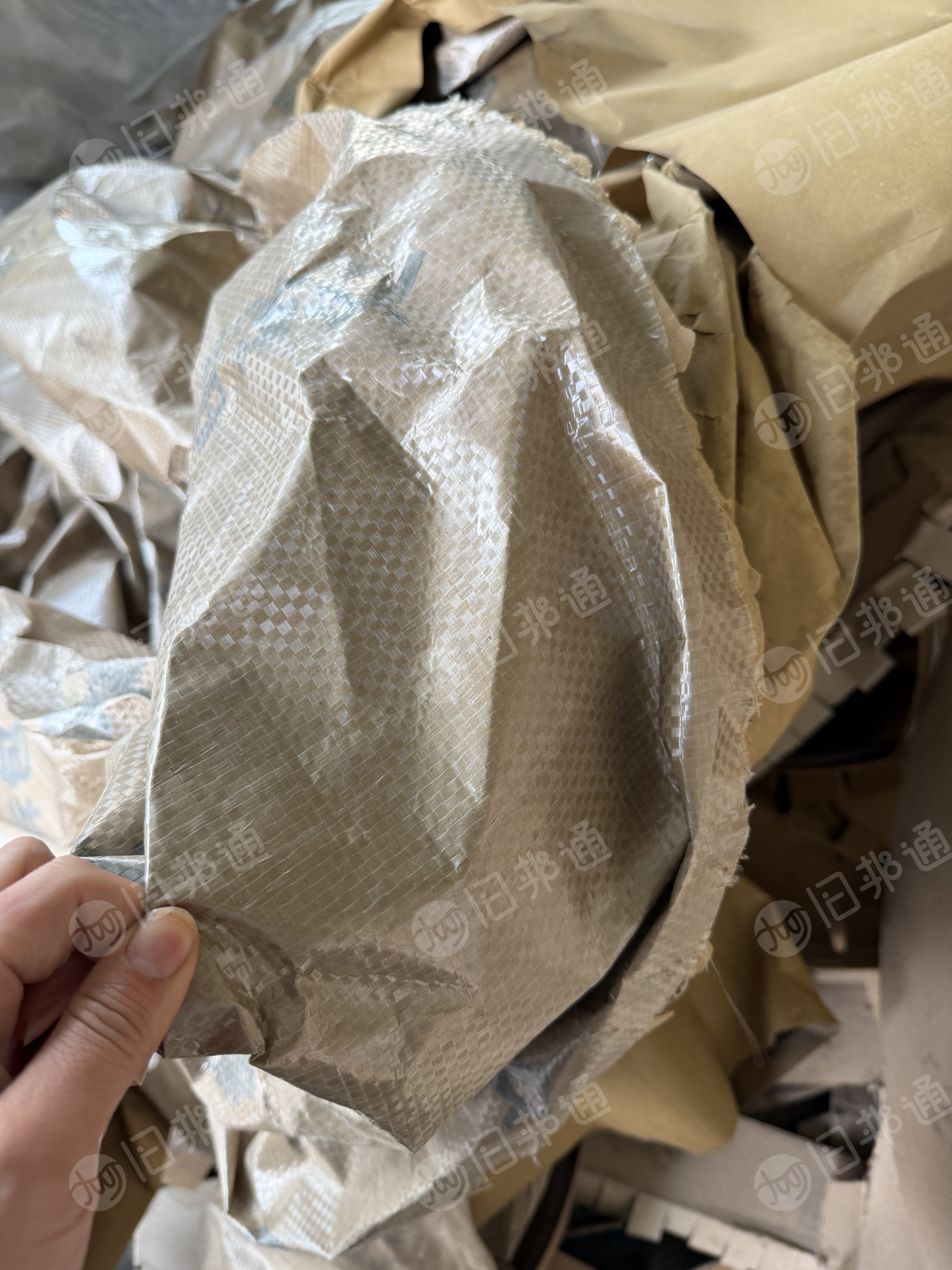 长期出售纸塑防潮纸废料