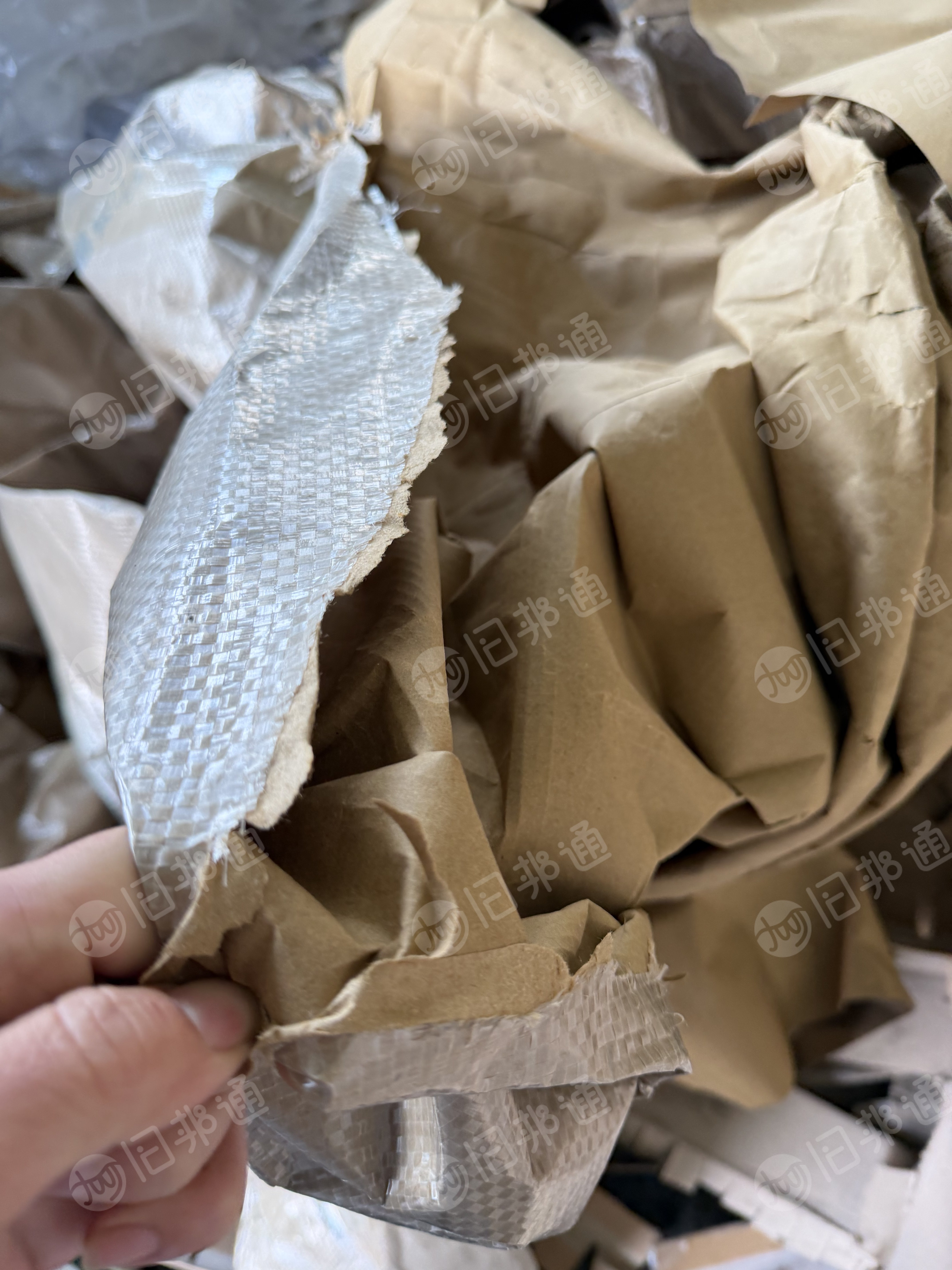 长期出售纸塑防潮纸废料