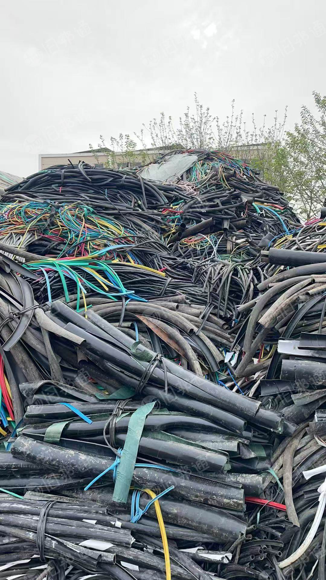 出售pvc电缆皮废料，现货50多吨