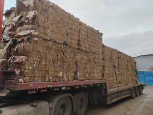 长期出售黄板纸压包料，花纸箱压包料