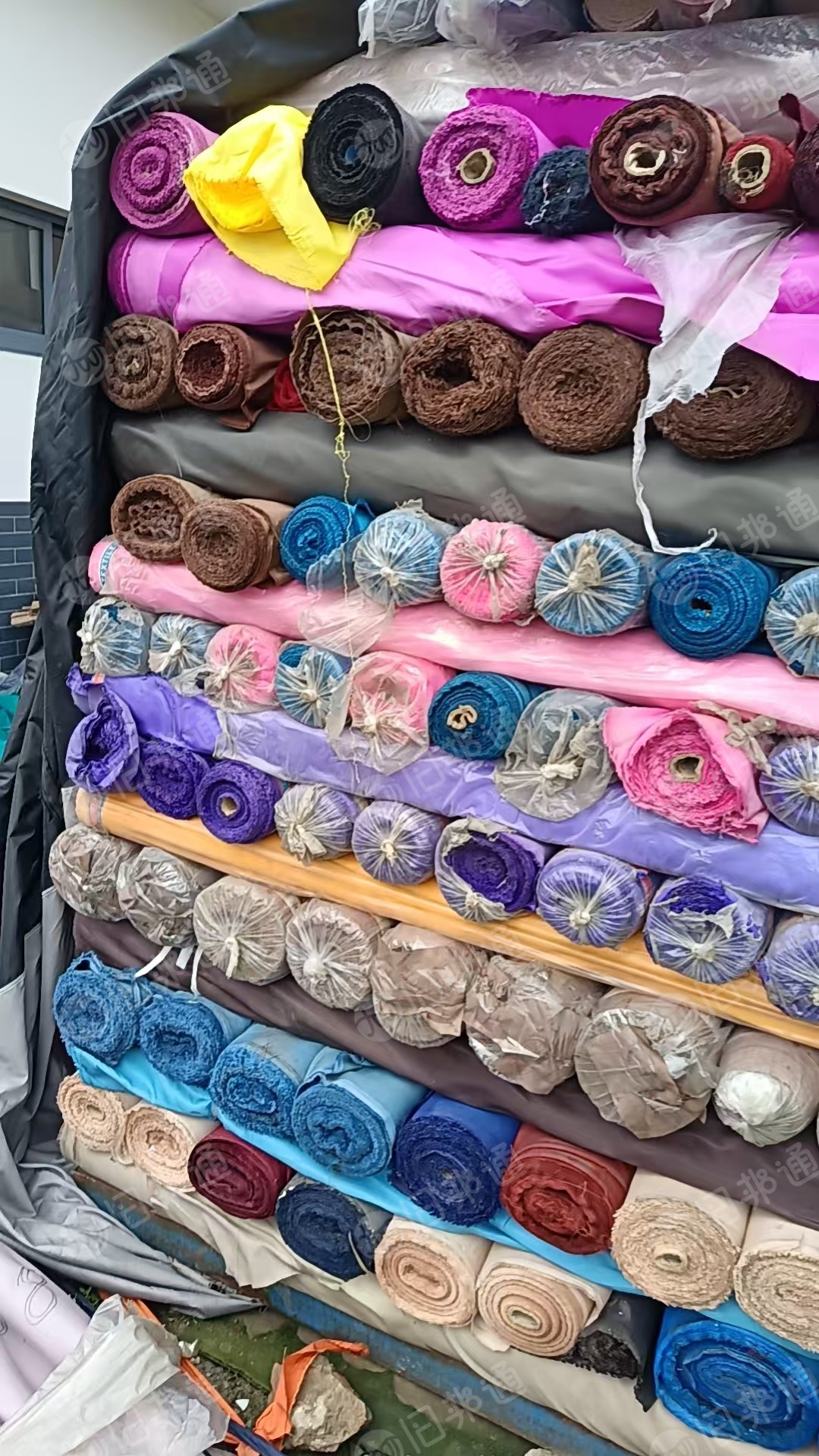 长期出售杂色牛津布带pu大卷布，库存布，门幅1.5左右克重有厚有薄，现货十几吨