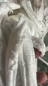 长期出售白色涤纶废布，擦机布，可做开花料，现货20吨