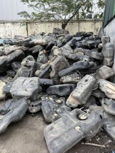 拆解厂出售汽车油箱废料