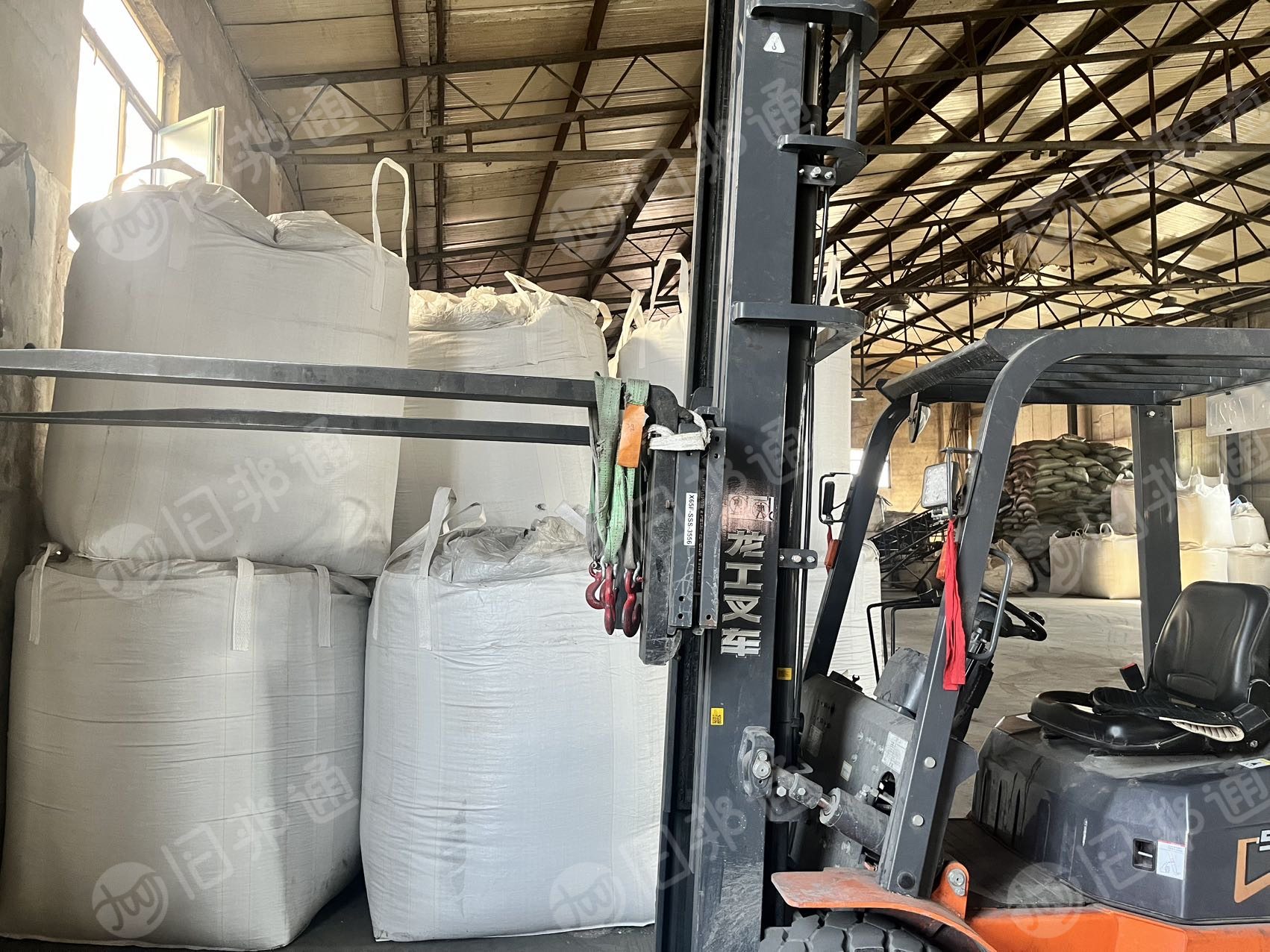 PET瓶片冷热洗蓝白片、各种品质的都有长期大量出货