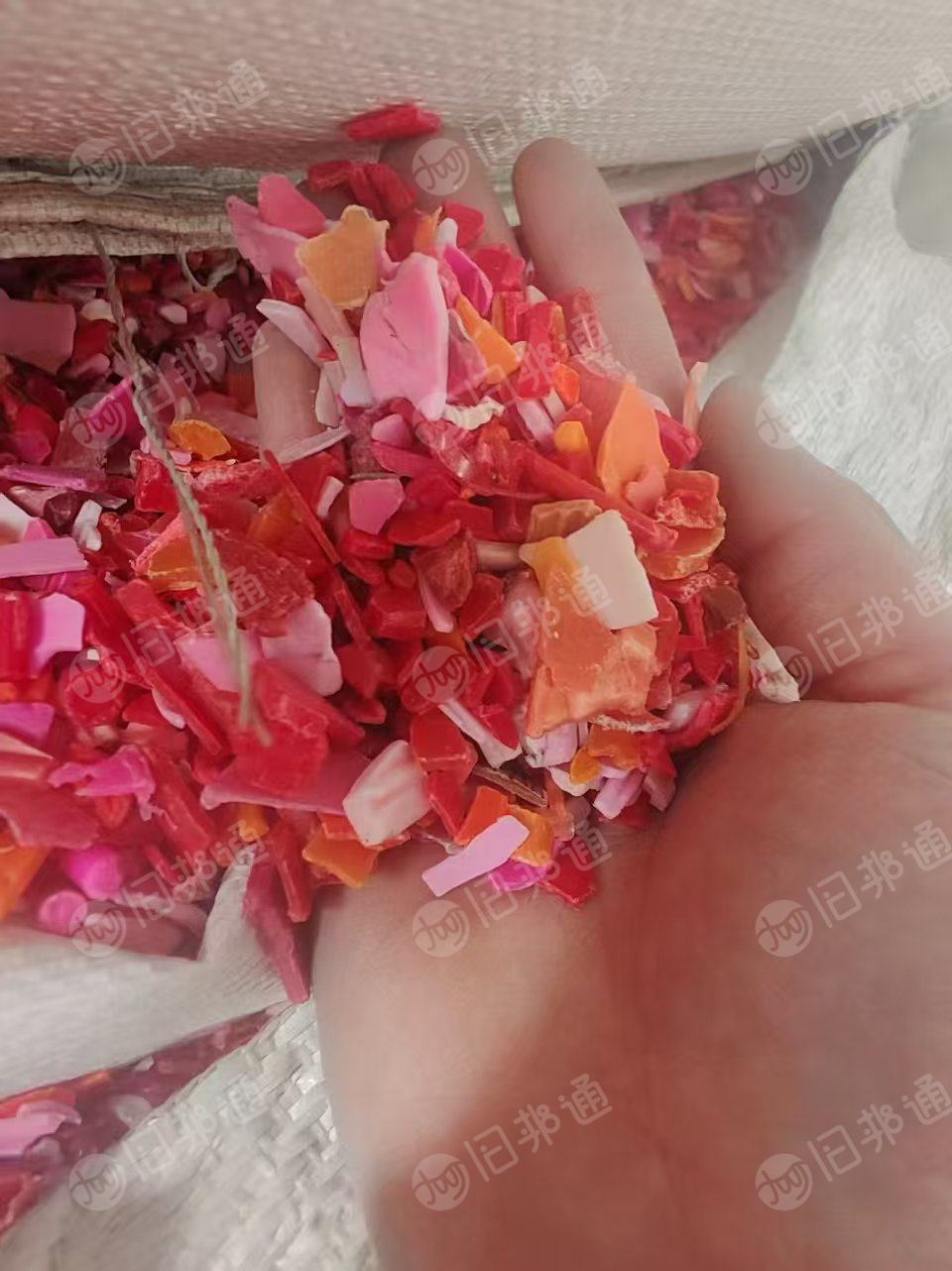 长期出售冷洗红黄丙破碎料，热洗红丙破碎料，热洗黄丙破碎料