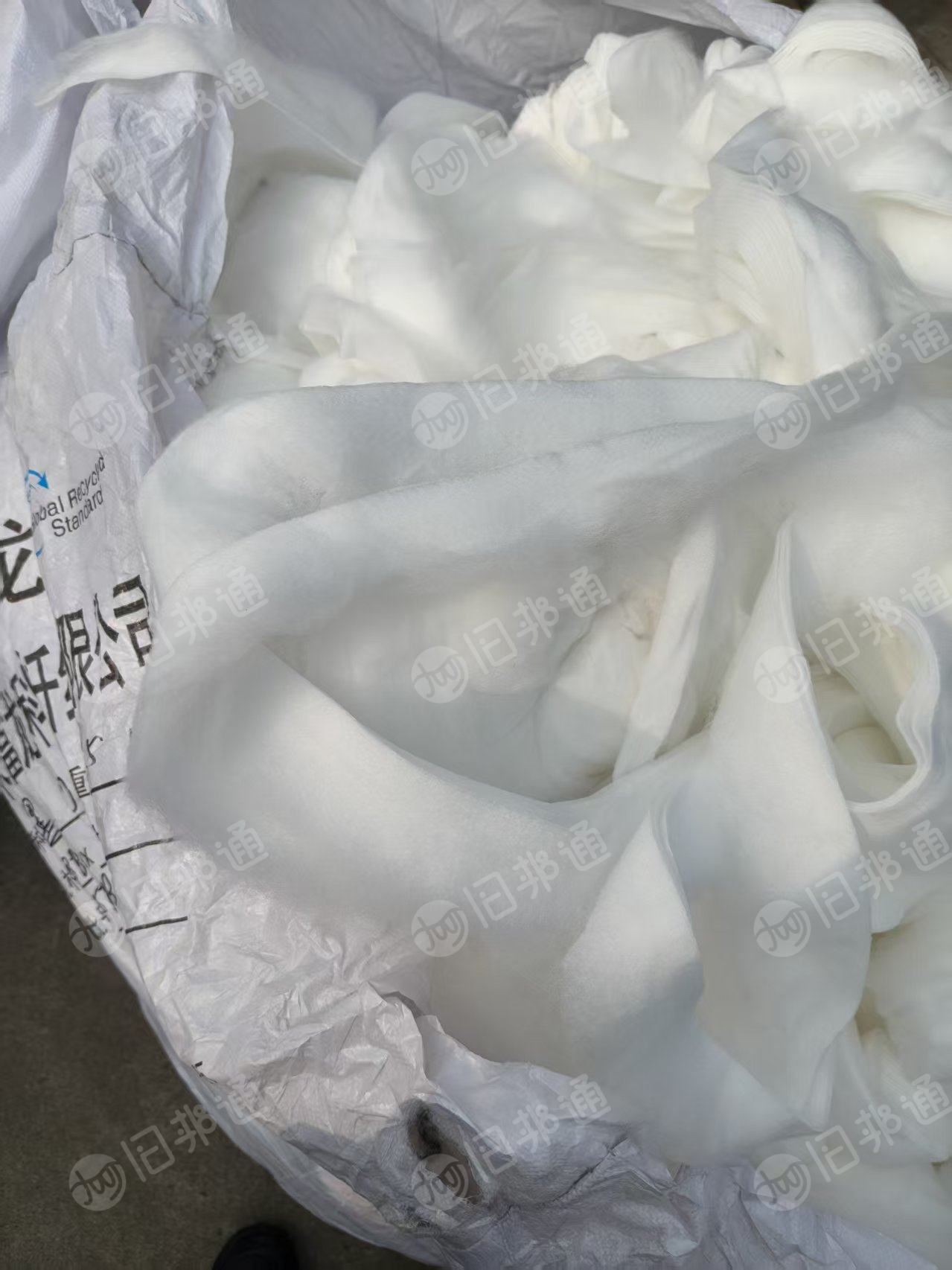 出售涤纶无纺布边角料,复合1公分PP,丙纶含量很小,可以开花用,现货有4.2米一车,货在上海