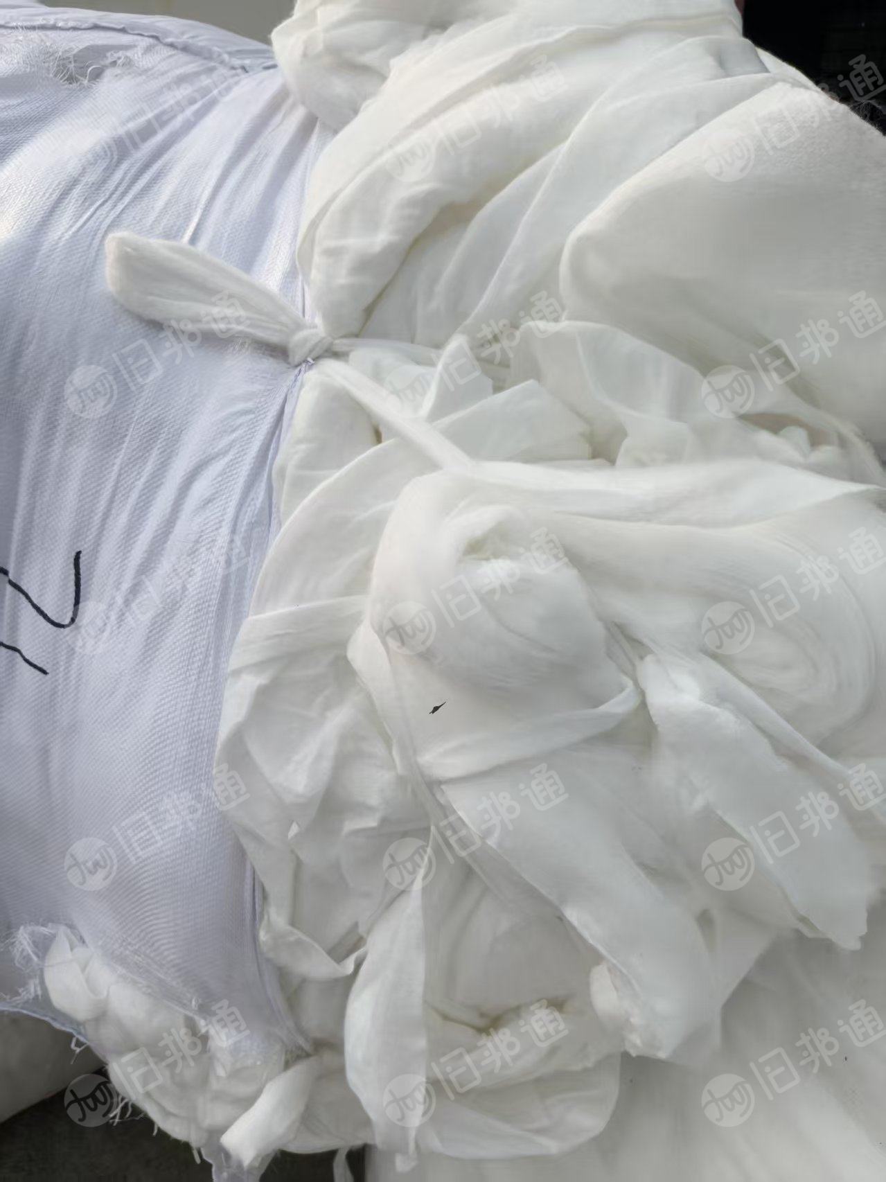 出售涤纶无纺布边角料，复合1公分PP，丙纶含量很小，可以开花用，现货有4.2米一车，货在上海