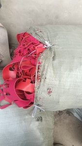 出售PVC皮革料，箱包革边角料，现货8-10吨