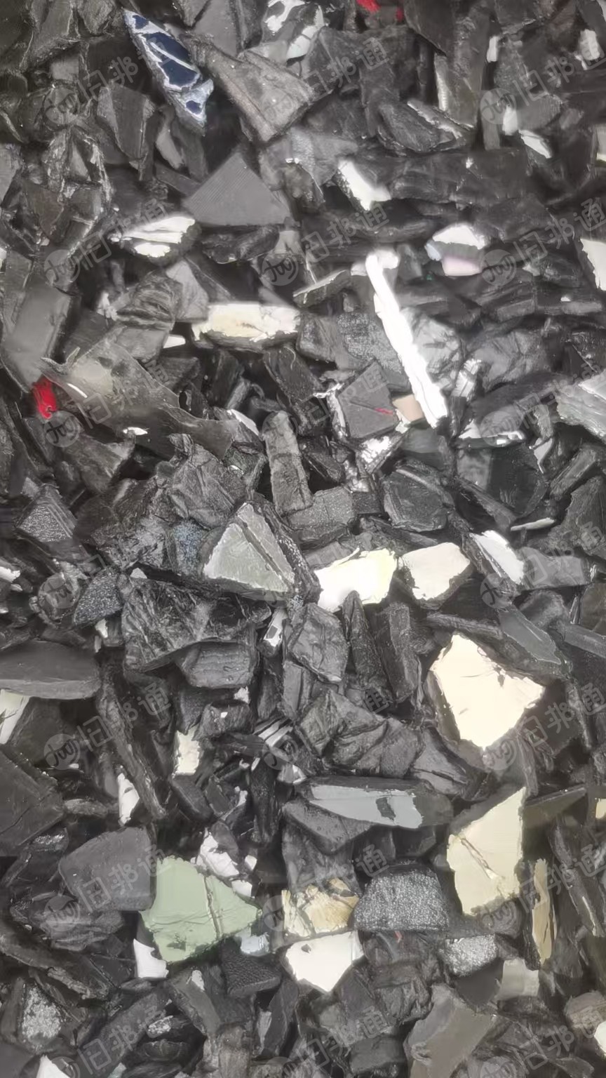 出售保险杠破碎料，过清水的，现货10吨左右