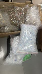 出售瓶片破碎料，热洗冷洗的都有，蓝白、3A、绿片也都有，可以根据客户定制生产