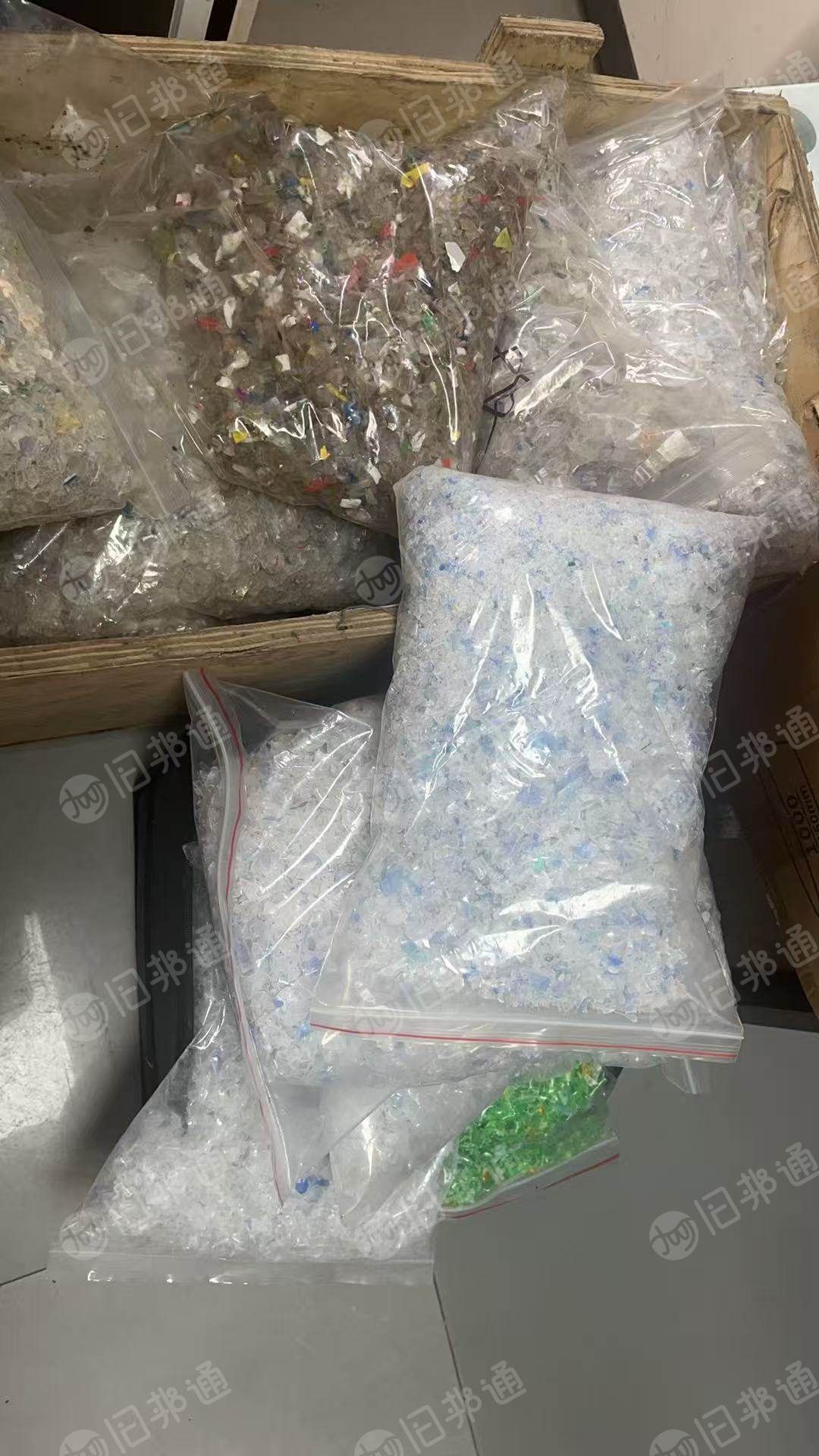 出售瓶片破碎料,热洗冷洗的都有,蓝白、3A、绿片也都有,可以根据客户定制生产