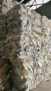 长期出售书页纸压包料，大量货源