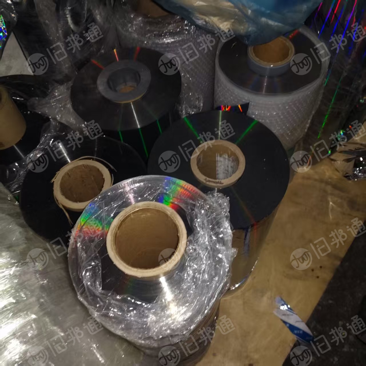 出售pet镀铝膜，卷膜跟压包的都有，长期供应