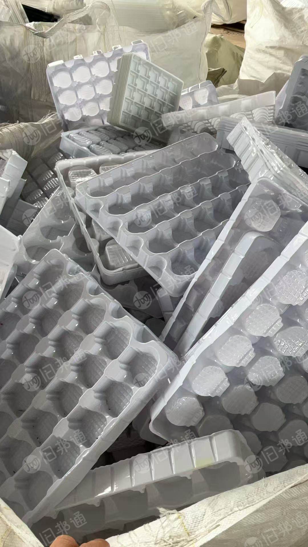 出售PET吸塑盒毛料，月供8吨