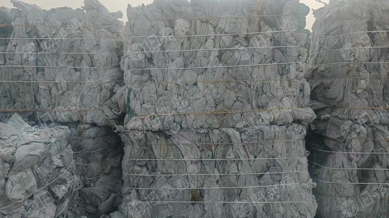 出售铝厂下来的涤纶除尘袋,现货150吨