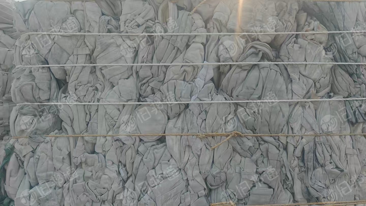 出售铝厂下来的涤纶除尘袋，现货150吨