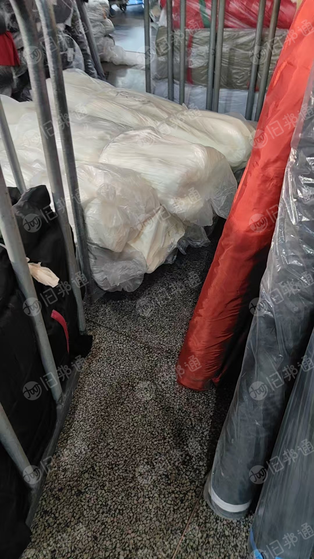 长期大量出售服装库存布，涤塔夫，舒美绸，色丁布，包装布，胚布