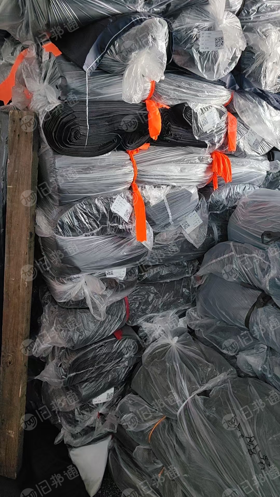 长期大量出售服装库存布，涤塔夫，舒美绸，色丁布，包装布，胚布