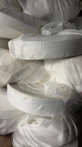 长期出售工厂切边出来的涤纶牛津布，涤纶布条，切边条，210D加密的，7公分至12公分宽，不带涂层