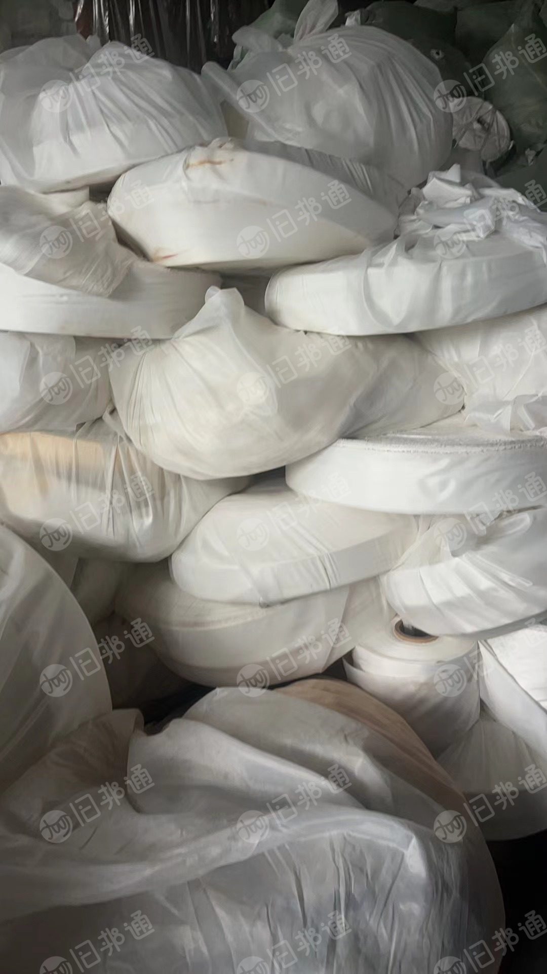 长期出售工厂切边出来的涤纶牛津布,涤纶布条,切边条,210D加密的,7公分至12公分宽,不带涂层