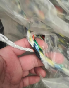 大量出售库存绳子，库存织带，什么材质都有，现货有150吨，货在山东济宁