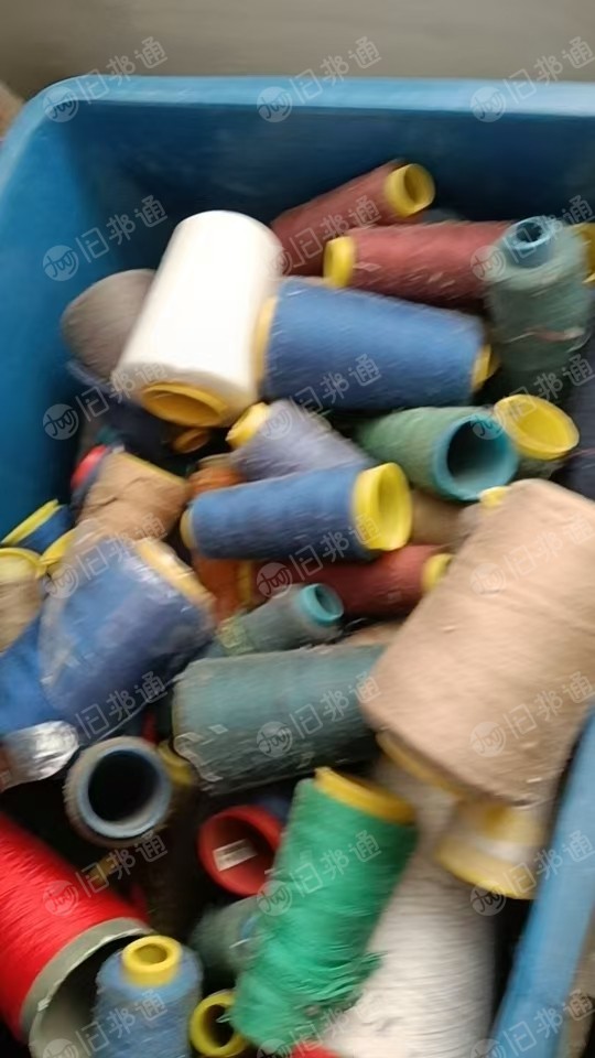 服装厂不干了处理库存尾货有拉链,缝纫线,库存处理布,松紧带等,厂在内蒙呼和浩特