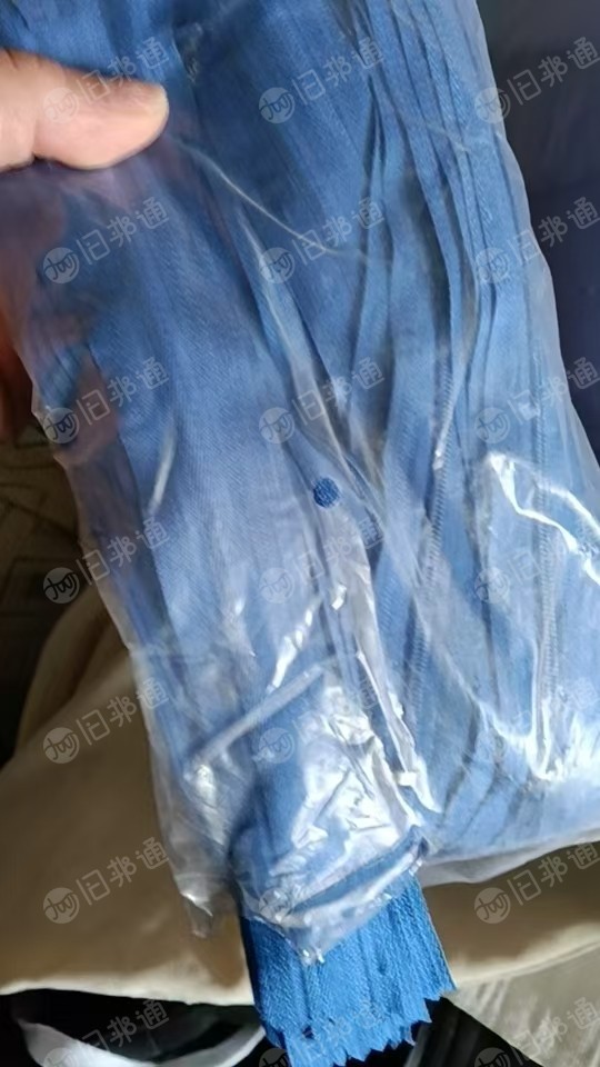 服装厂不干了处理库存尾货有拉链，缝纫线，库存处理布，松紧带等，厂在内蒙呼和浩特