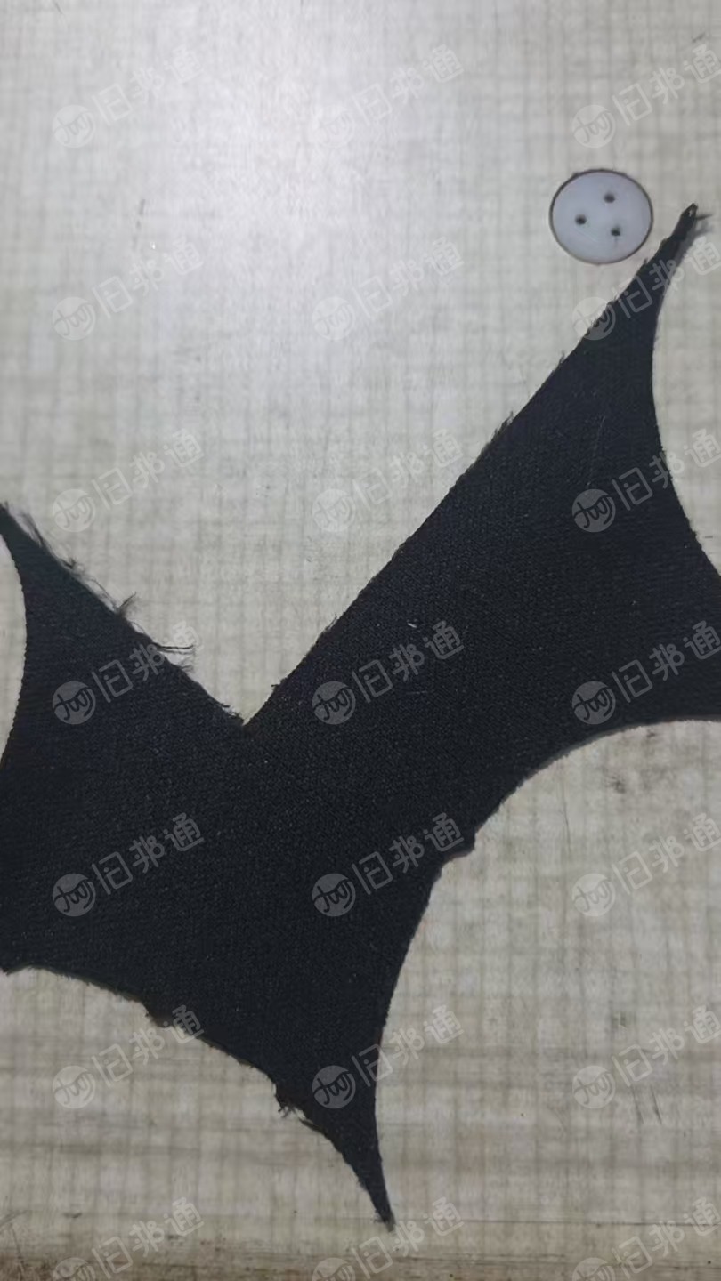 长期出售箱包厂下来的涤纶废布,涤纶边角料,涤纶复合箱包布,箱包布,不带桨,月供10吨