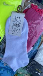 出售电商下架的库存袜子，有成人袜，也有童袜，现货有20多万双，其中童袜1万多双，货在江苏徐州