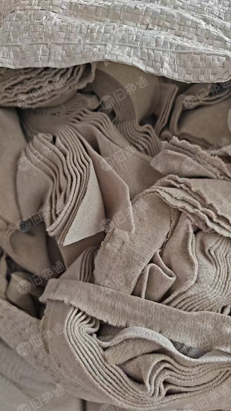 长期出售服装厂下来的杂色涤纶得绒边角料,有涤氨的,大部分涤纶,统货出