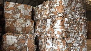 出售涂布牛卡边角料