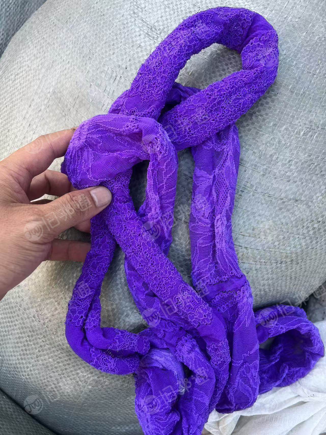 长期出售服装厂裁的杂色锦氨花边废布，锦氨废布，氨纶含量不清楚，现货100吨