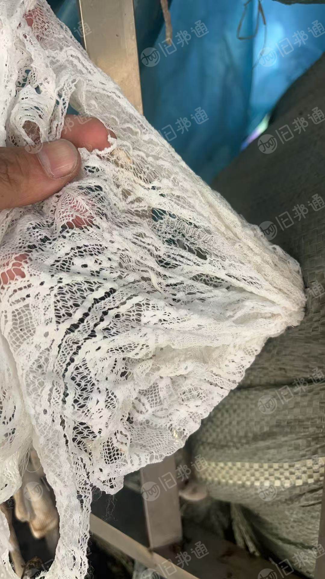 长期出售服装厂裁的杂色锦氨花边废布，锦氨废布，氨纶含量不清楚，现货100吨