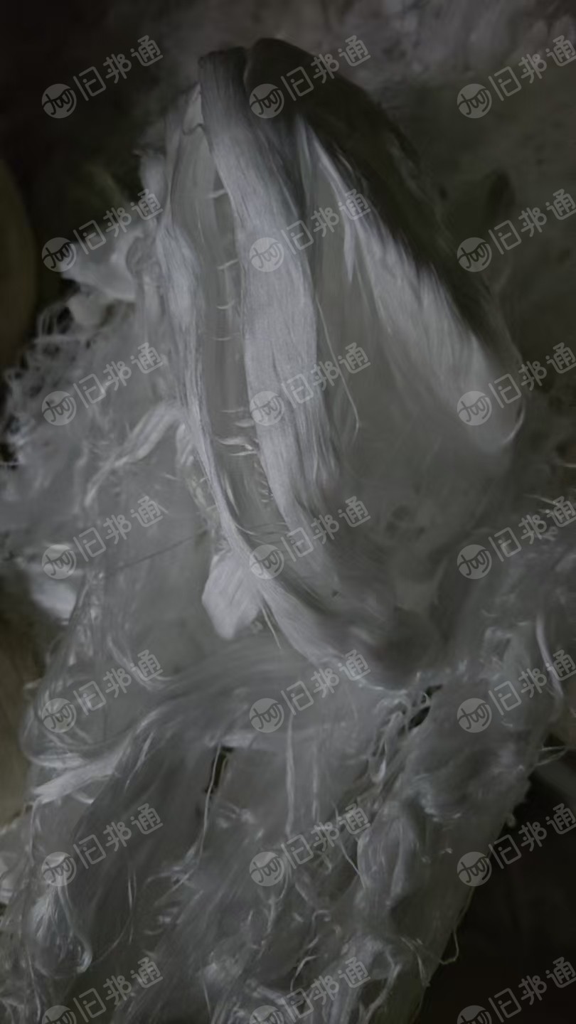 长期出售白色涤纶废丝，涤纶低弹丝，织毛毯涤纶废纱，月供8吨左右，货在河北保定