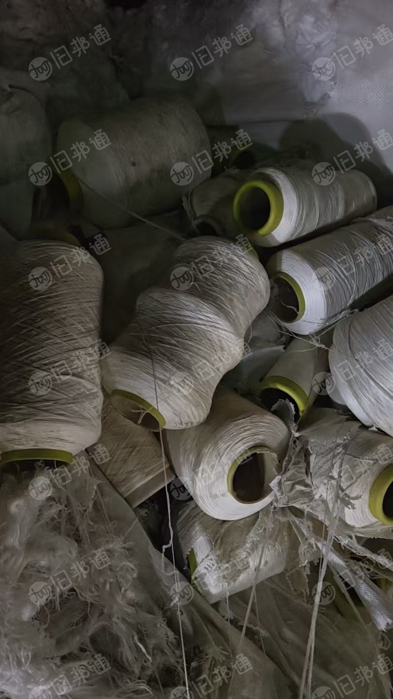 长期出售白色涤纶废丝，涤纶低弹丝，织毛毯涤纶废纱，月供8吨左右，货在河北保定