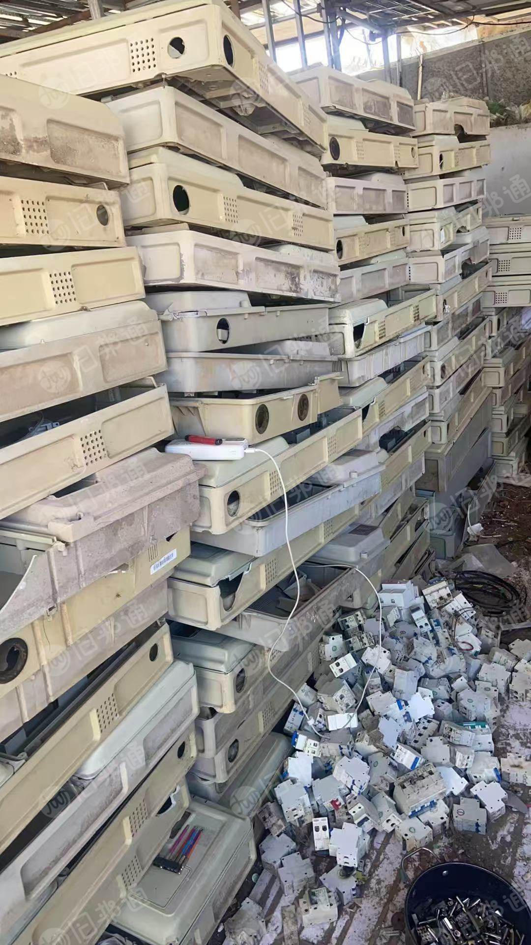 出售白色电表箱毛料，现货5吨，长期有货