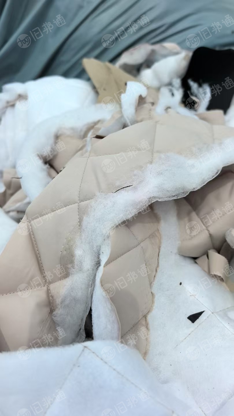 长期出售涤纶废布,大部分是绒布,氨纶废布,带丝棉,锦纶废布,纯棉废布,都有分拣好