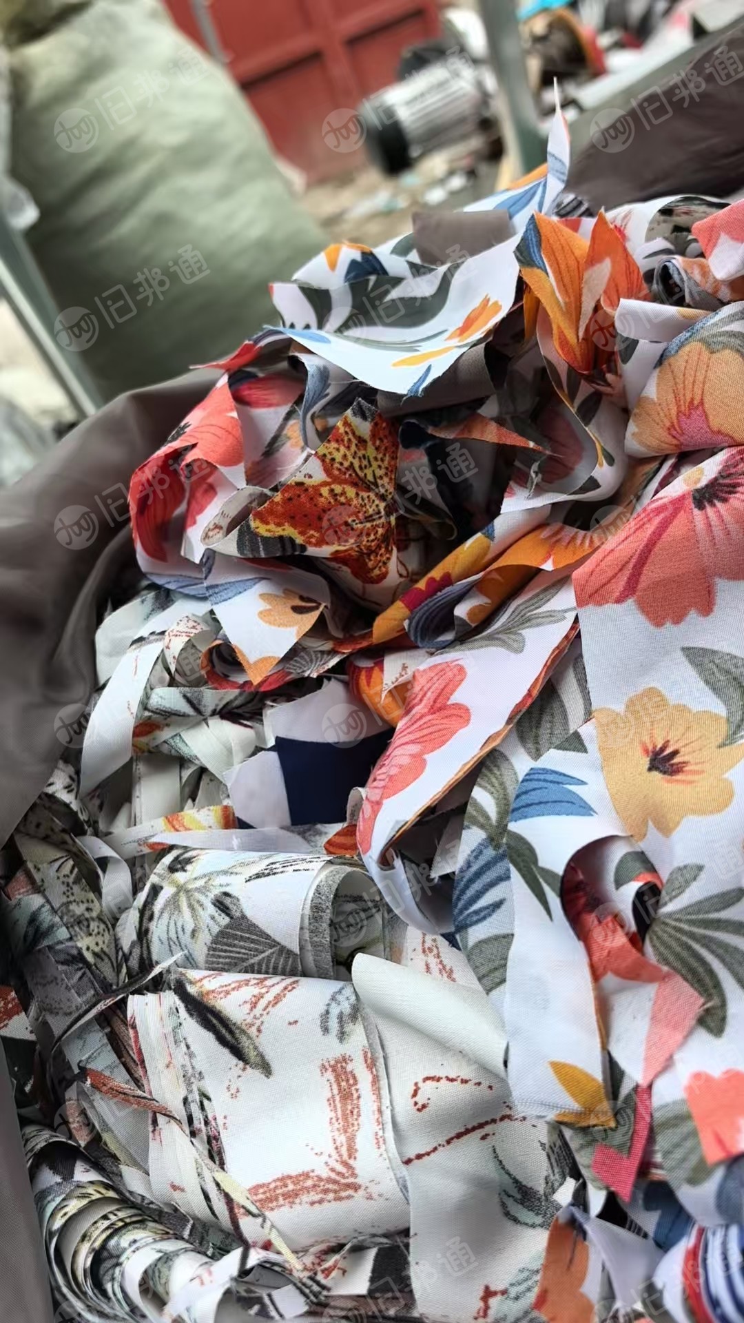 长期出售涤纶废布，大部分是绒布，氨纶废布，带丝棉，锦纶废布，纯棉废布，都有分拣好