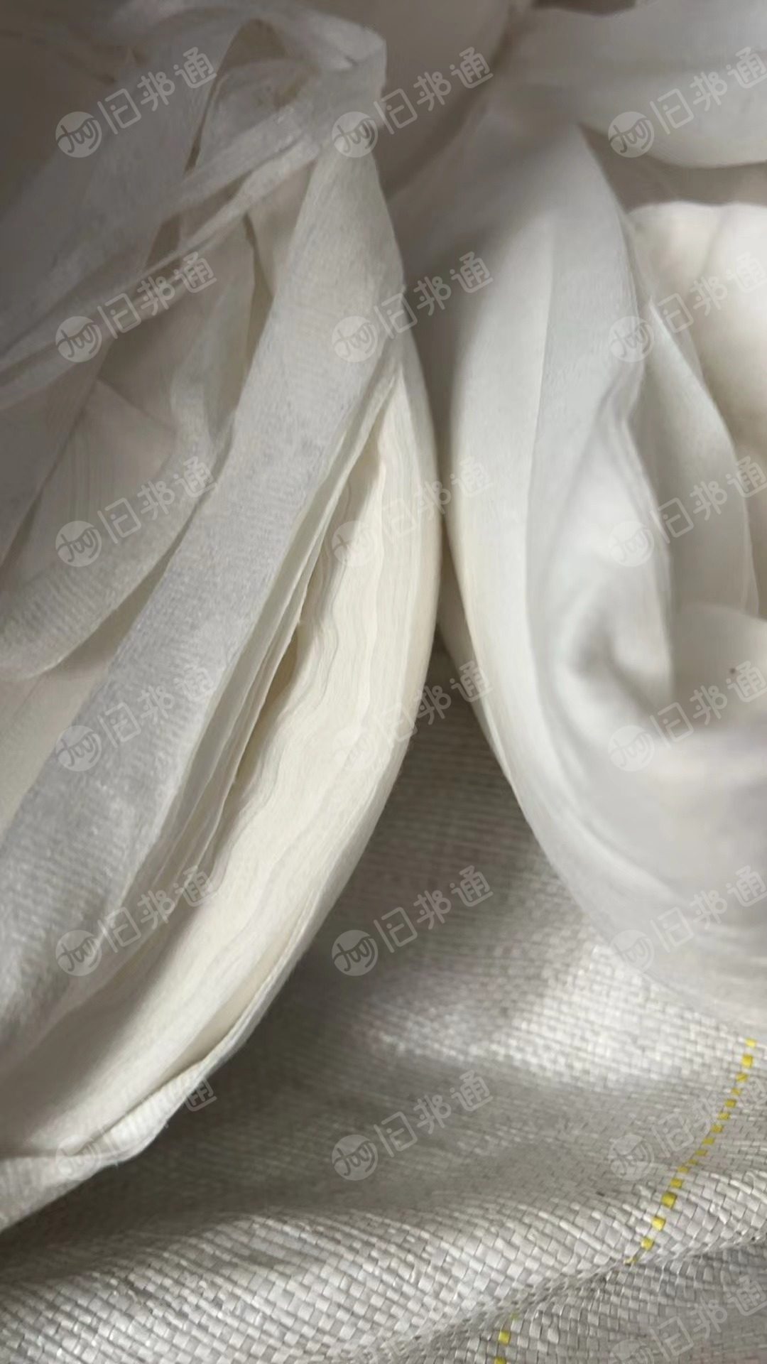 出售涤棉水刺无纺布边角料，无纺布卷材，涤纶跟涤棉都有，统货走，现货20吨