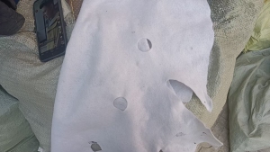 长期出售白色涤纶汽车内饰料，汽车内饰边角料