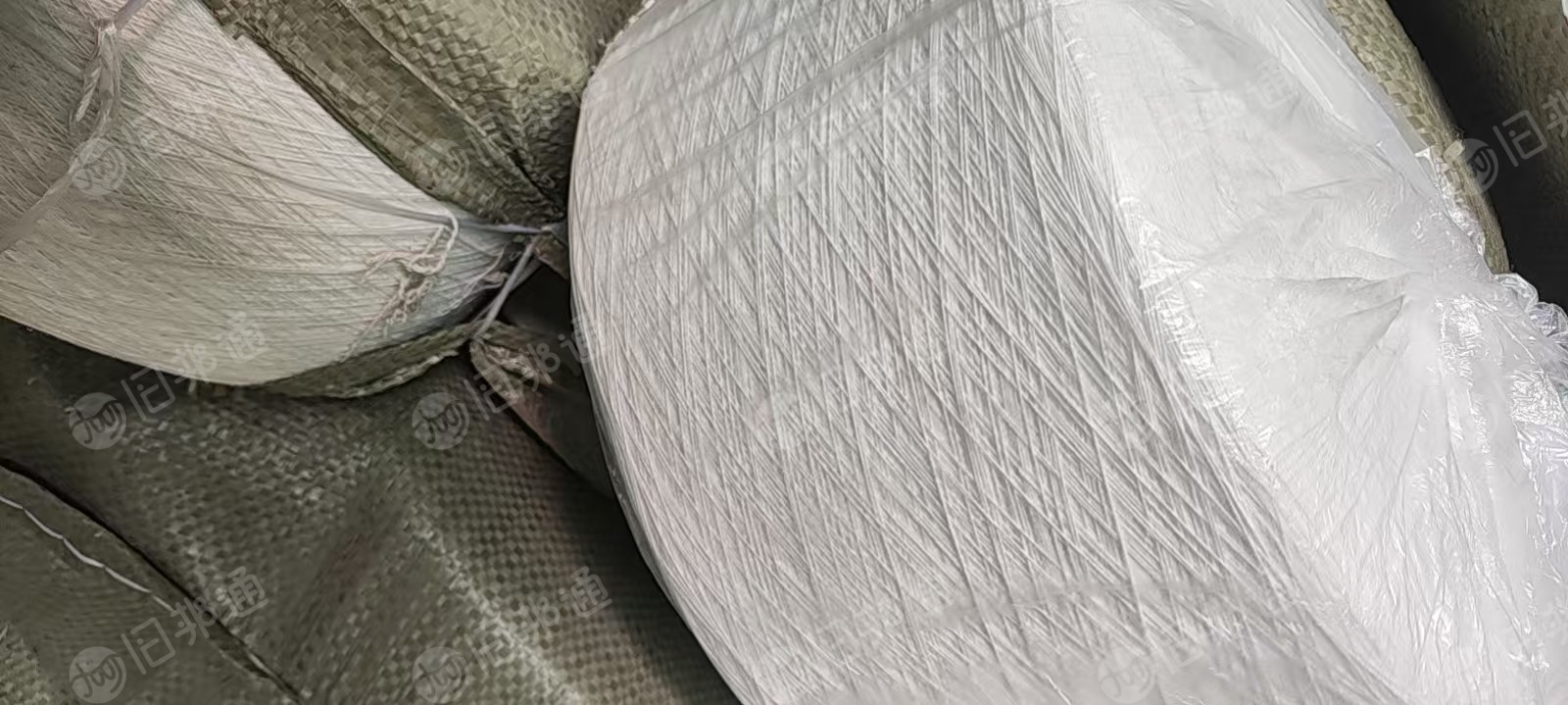 出售气流纺10支涤棉纱线，库存棉纱，含棉40%，现货有4吨，货在山东滨州